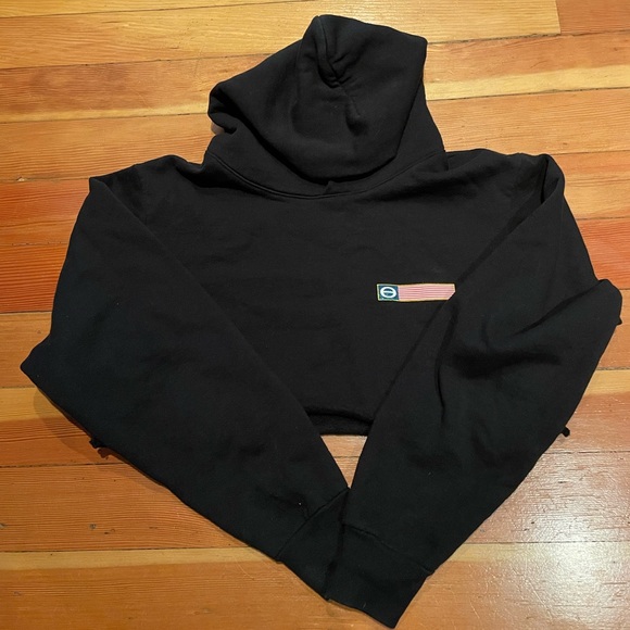 Cropped Sporty & Rich Hoodie - Picture 3 of 4